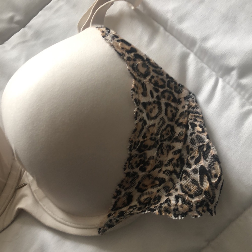 Victoria Secret Bra - Picture 2 of 9